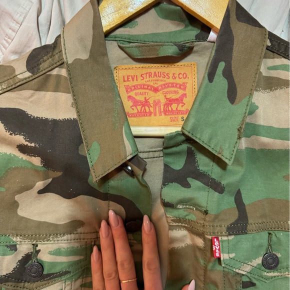 Men’s Small Camouflage Jacket in Perfect Condition - Picture 6 of 7